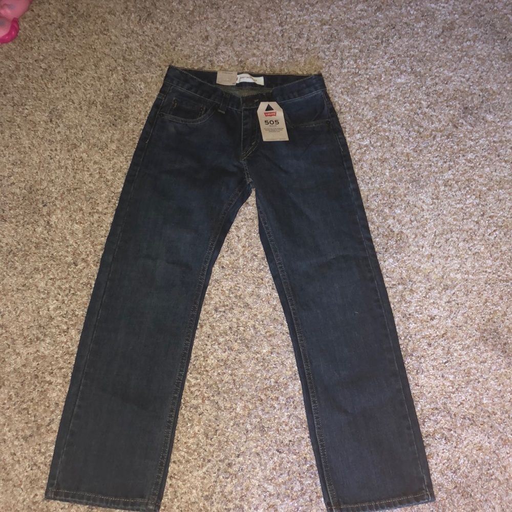 Levi’s straight legged jeans